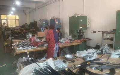 La CINA Hebei Longshi Auto Parts Co., Ltd.